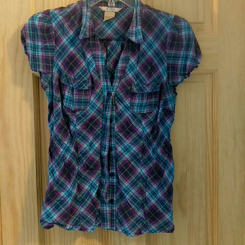 Short-sleeve button-up blouse